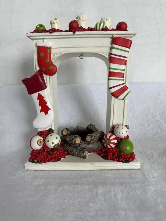 Yankee Candle Christmas Mantle Fireplace Stockings 10” Tea Light Tart Wax Warmer