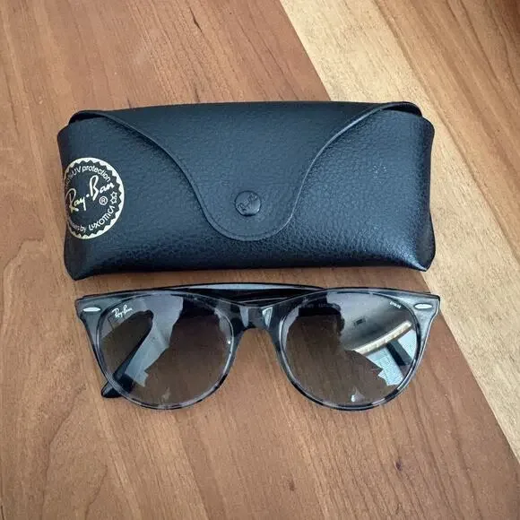 Ray-Ban RB2185 Wayfarer II Sunglasses Black Plastic Frame Gray Tinted 52-18