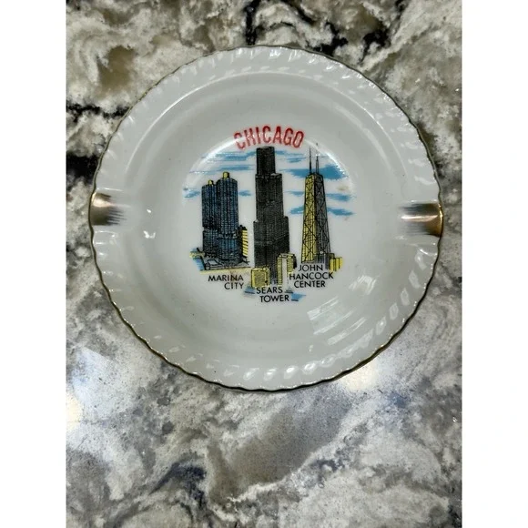 Vintage Chicago Landmark Ashtray Souvenir Travel Gold Trim 4.75