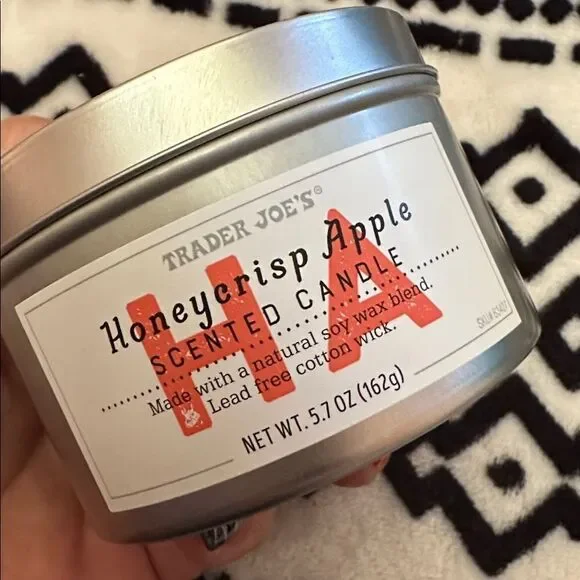 TRADER JOE'S Scented Candle Tin Honeycrisp Apple 5.7 oz. Soy Wax