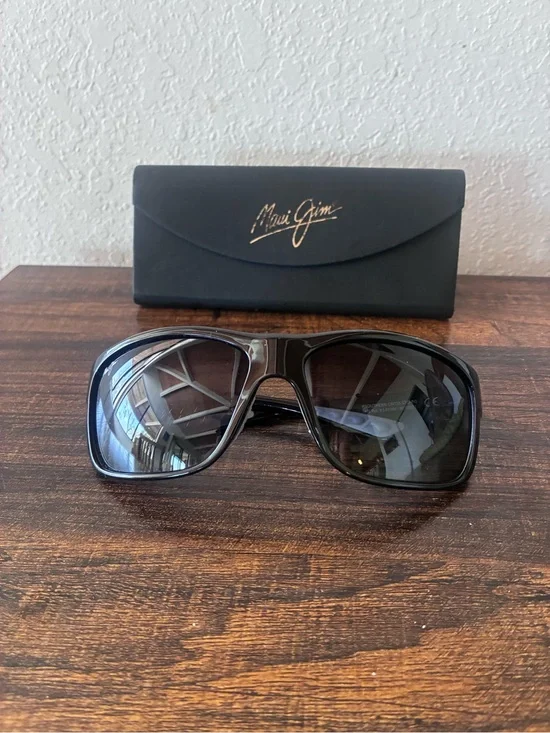 Maui Jim Men's Polarized Black Frame Sunglasses with Dark Lenses