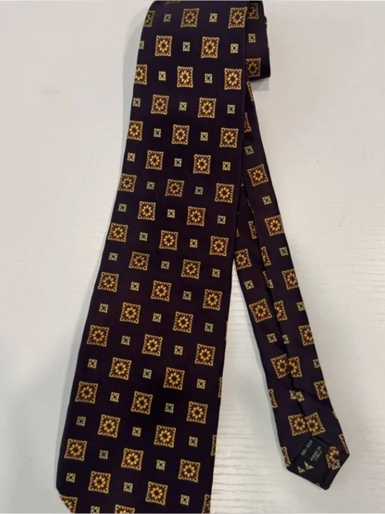 J.A.S. Bank Men’s Burgundy Tie with Gold Square Medallions