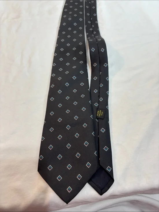 Austin Reed Classic Black Diamond-Pattern Men's Tie -     0265