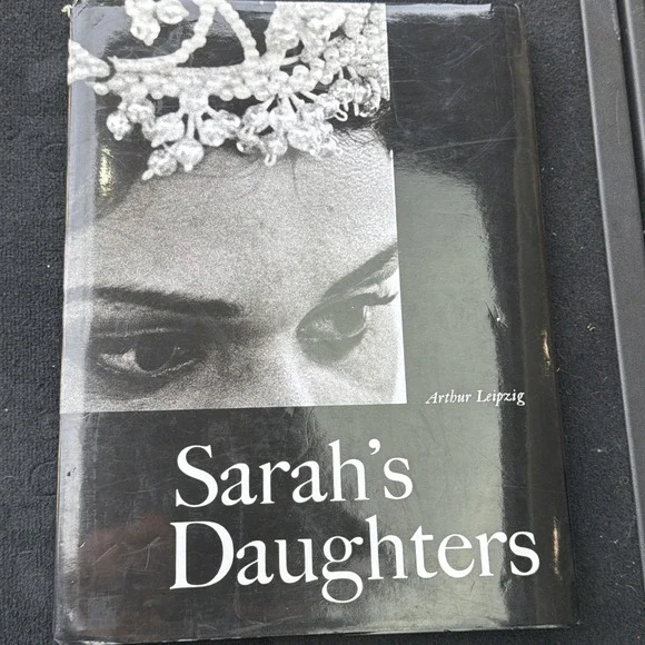 Sarah's Daughters by Arthur Leipzig HC DJ 1st Ed 1988‎