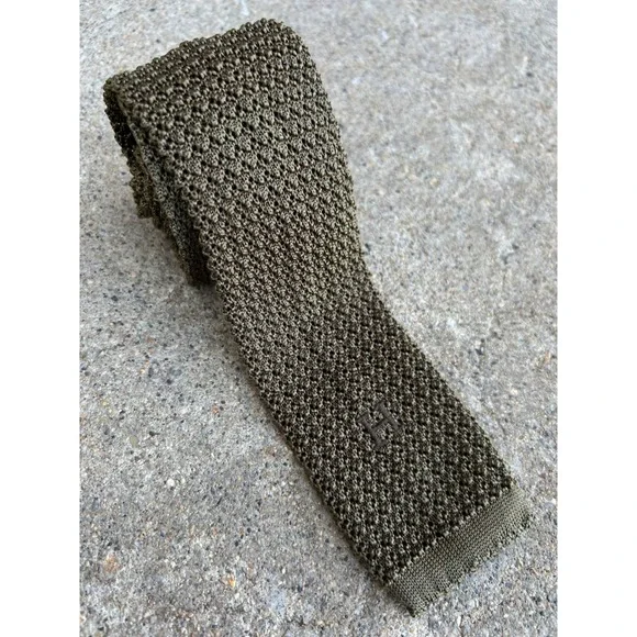Authentic Hermes 100% Silk Olive Green Knit Men's Tie H Logo Tricot France