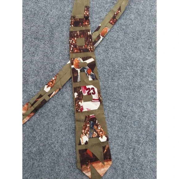 Vtg Michael Jordan Tie Necktie Silk Olive Green‎ Graphic Chicago Bulls Spellout