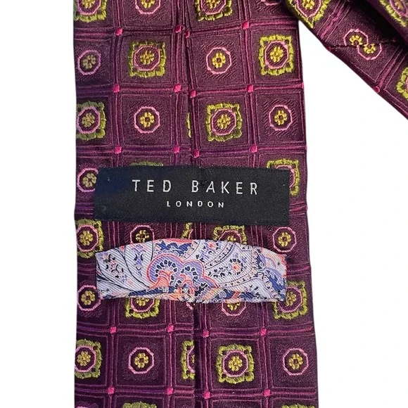 Ted Baker London Geometric 100% Silk Tie‎ Made In USA Preppy 3.5