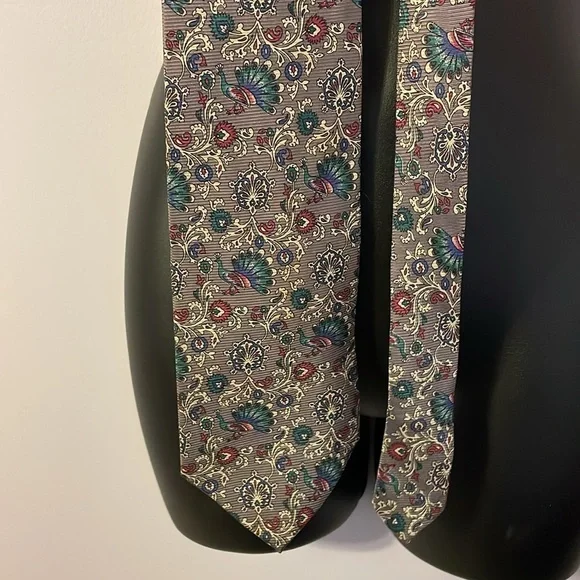 Christian Dior Monsieur Gray Peacock Floral Design Silk Made in Italy Necktie