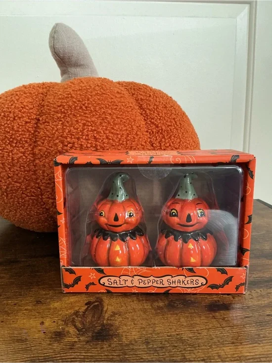 Johanna Parker Pumpkin Salt & Pepper Shaker Set