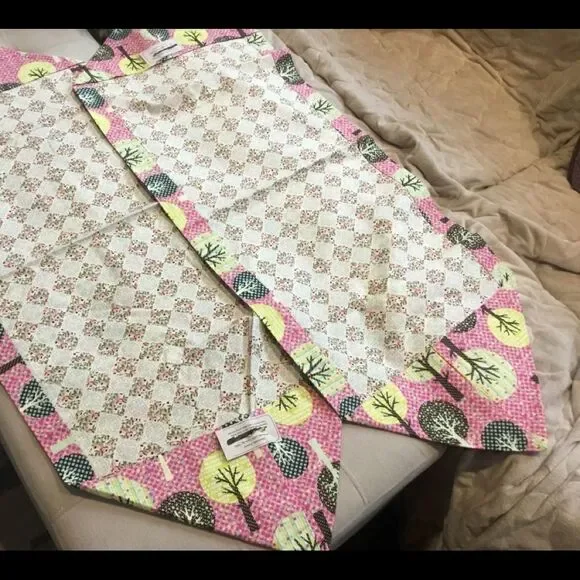 NWT Hand Crafted Set of 2 Runners