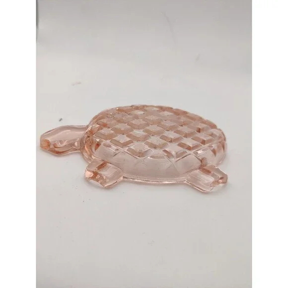 Vintage pink Glass Turtle Dish Trinket Tray Ashtray fluorescent selenium