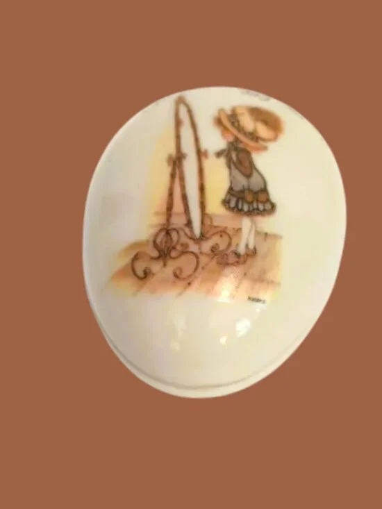Vtg Porcelain Holly Hobbie Trinket Box Oval 