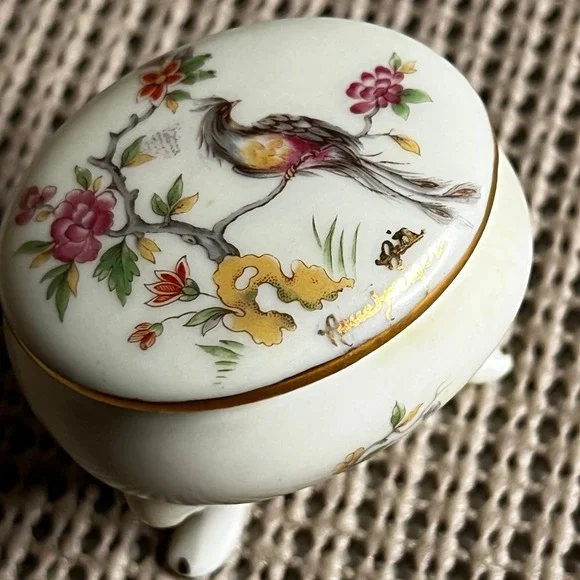 Vintage Porcelain Footed Trinket Box Bird Floral Gold Trim Chinoiserie Mini Jar‎