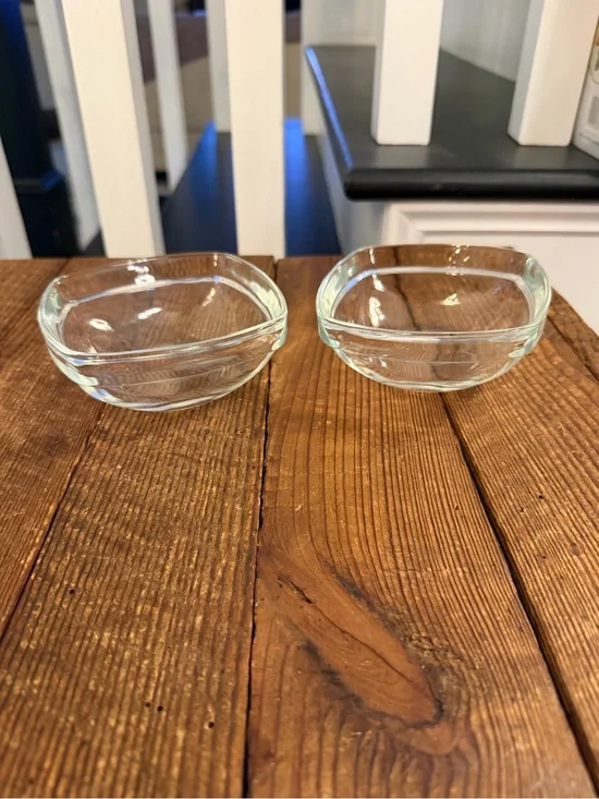 (2) vintage Duralex clear glass bowls