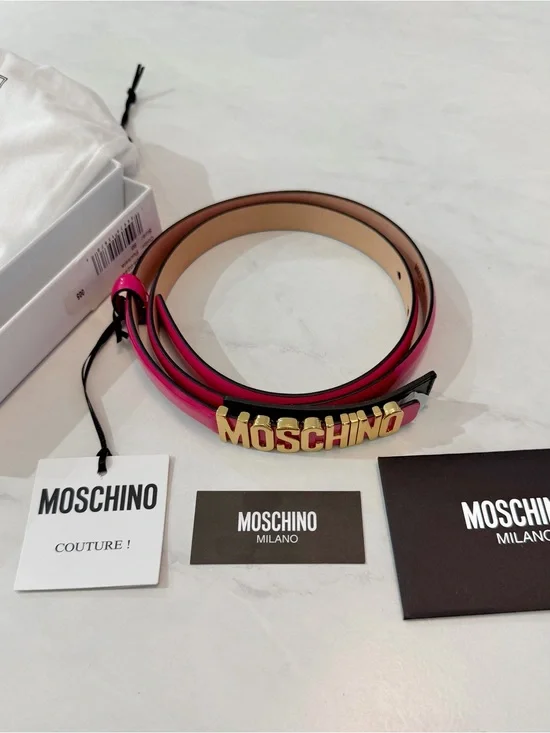 Moschino Fuchsia Pink Patent Leather Belt with Gold Logo Buckle Size 80 Small
