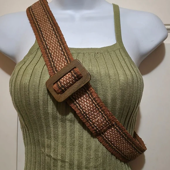 Natural Woven Stripe Pattern Natural Fiber Belt w/Wooden Buckle