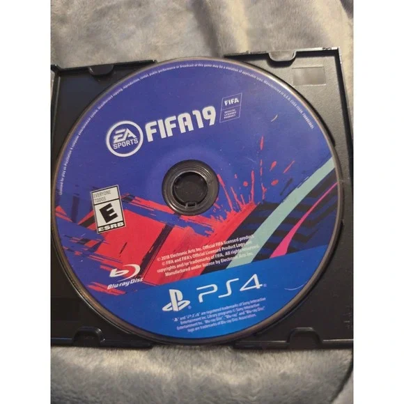 FIFA 19 (PlayStation 4 PS4) - DISC ONLY‎