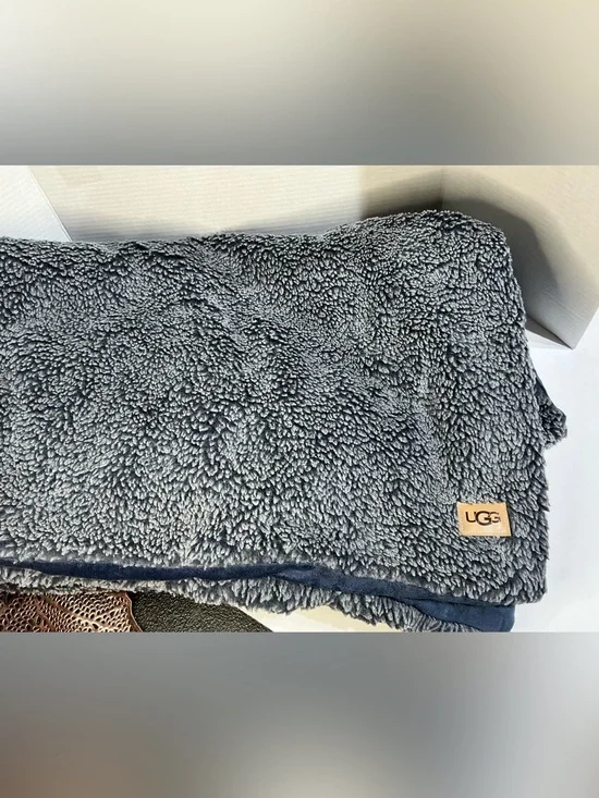 UGG Plush Sherpa Throw Blanket in Dark Blue Cozy faux fur Lounge