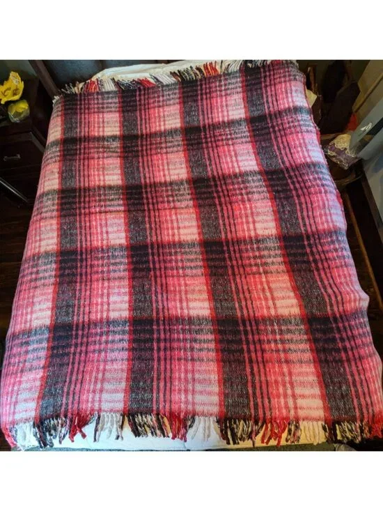 Vtg Twin Sized Plaid Woven Yoga Blanket Throw Reversible Fringe Red Black 59x79