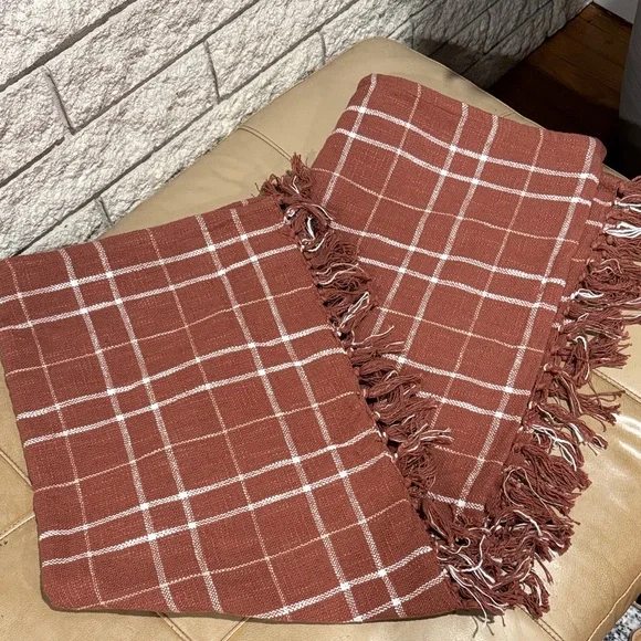 Cozy Plaid Cotton Throw Blanket in Rust and White
