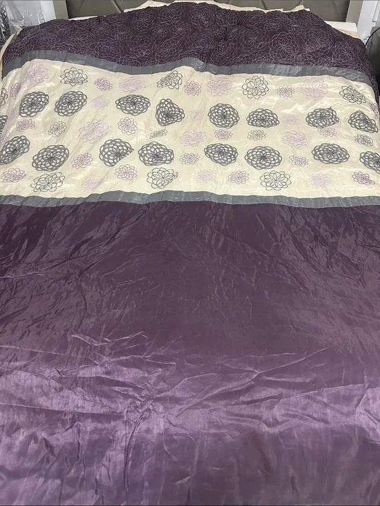 Plum Floral Pattern Comforter - Unbranded