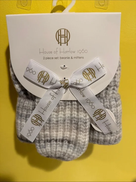House of Harlow 1960 Gray Ribbed Knit Beanie & Mittens Duo