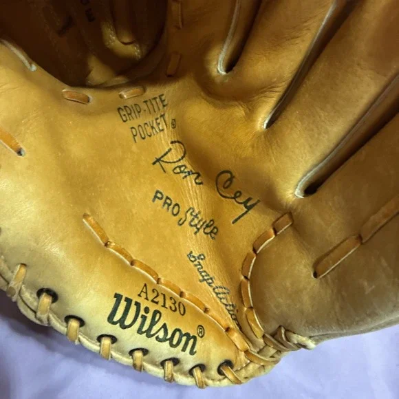 Wilson‎ Ron Cey Pro Style Grip Tight Pocket Dual Hinge A2130 glove