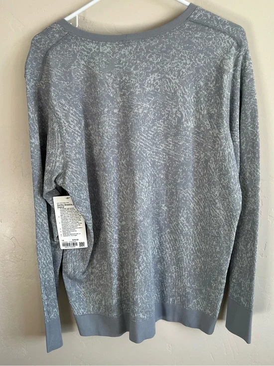 NWT Swiftly Breathe Long Sleeve, Size 14