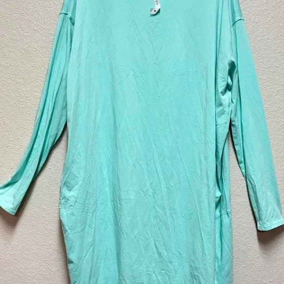 lululemon athletica Green Tunic T-Shirt Long Sleeve Scoop Neck Stretch 12