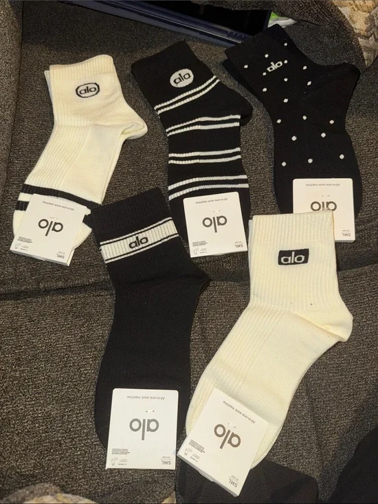 Boxed ALO Yoga Black & White Crew Socks - 6-Pack Variety
