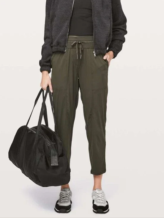 Lululemon Dance Studio Crop 25