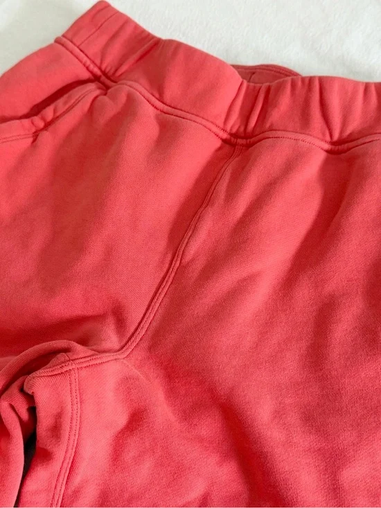 Lululemon Coral Sweatpants Sz 2. Melon Joggers