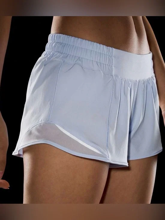 Lululemon Hotty Hot Low-Rise Lined Short 2.5