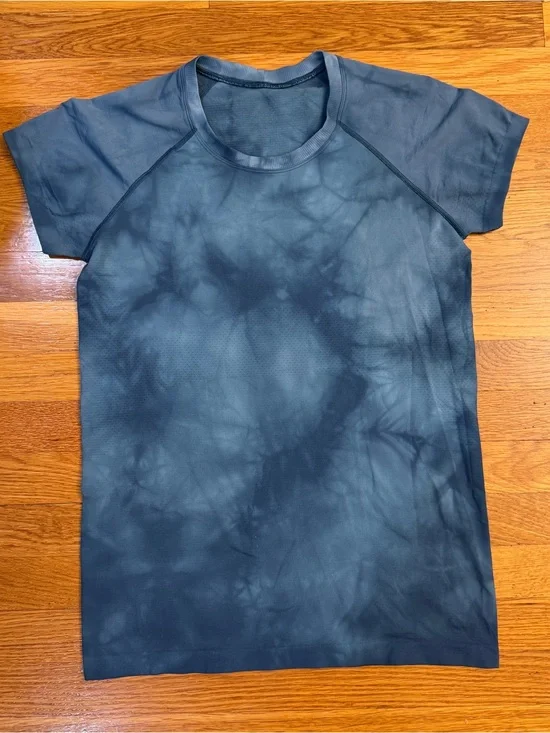Lululemon Swiftly Tech Short Sleeve Shirt 2.0 Marble Dye Commander Blue- Size 10