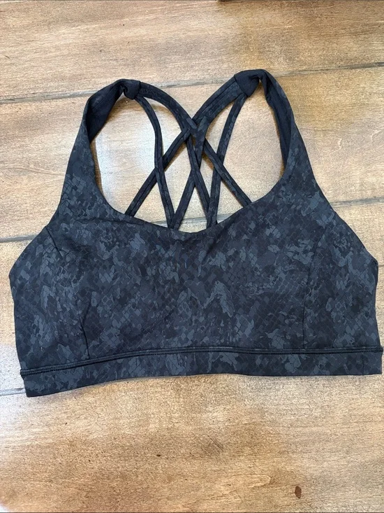 Lululemon free to be serene sports bra. Black camo size 8