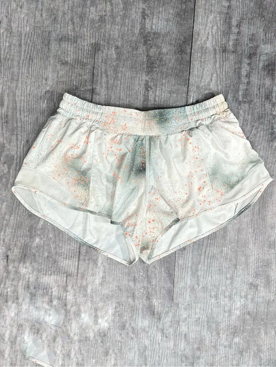 Lululemon Hotty Hot Low-Rise Shorts ~ Size 10 ~ Item #X29