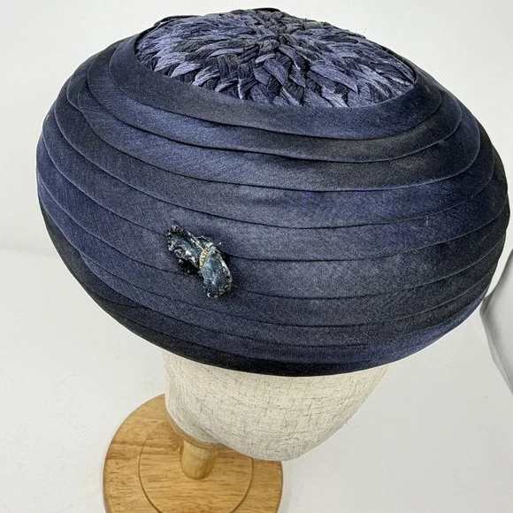 Vintage 1960s Navy Pillbox Hat Raffia Silk Faille Size 22 Jackie‎ O Style