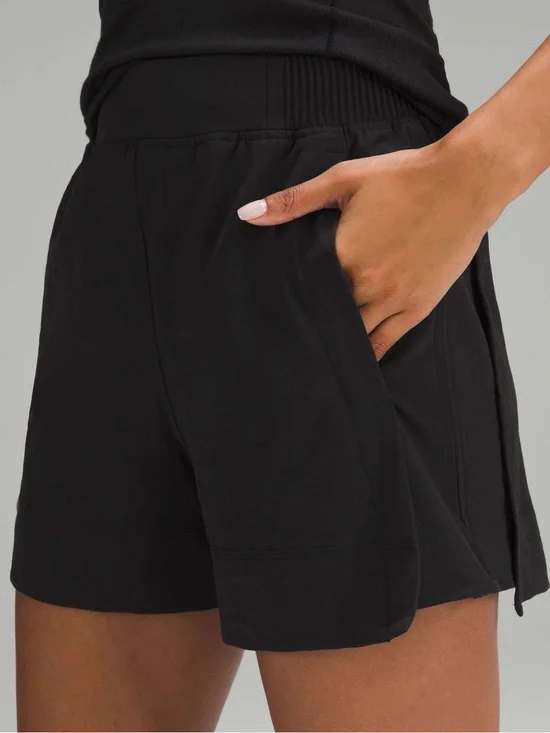 Lululemon 4” Pull-On Women's Shorts in Black