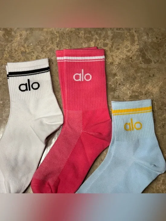 New Women’s Alo Socks New without tags 3 pairs Fits sizes 6-11