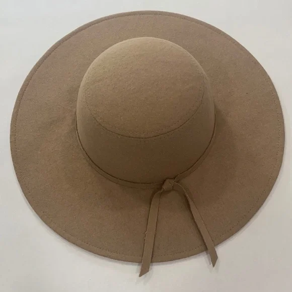 Isa & Stef wool‎ floppy hat in tan beige neutral color
