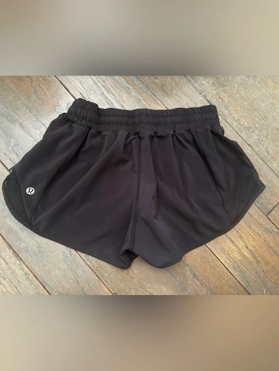 Lululemon hotty hots black athletic shorts size 0