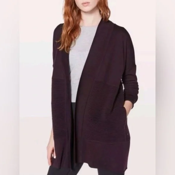 Lululemon Sit‎ In Lotus Wrap II 100% Merino Wool Black Cherry Women's Sz 2 EUC