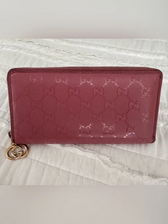Gucci Glossy GG Patent Zip Wallet - Dusty Rose