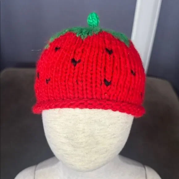 Daisy Baby Infant Crocheted Strawberry Hat Heart Seeds Beanie 6-12 months NWT