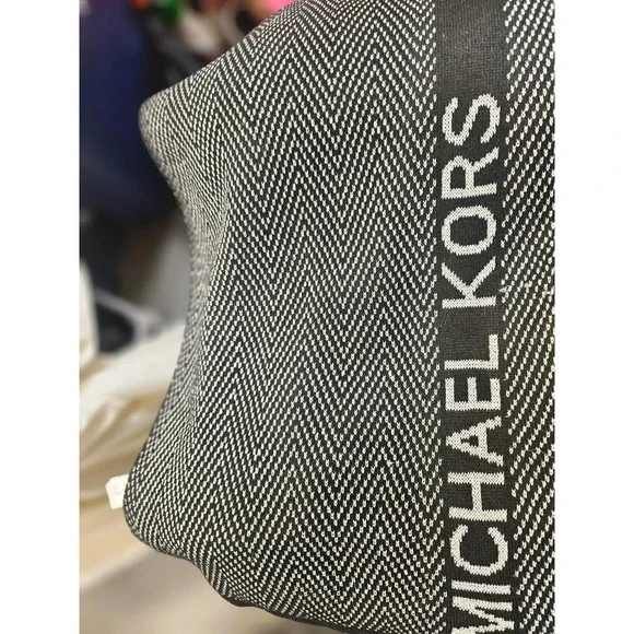 Michael Kors Metallic Silver Black Chevron Knit Logo Scarf