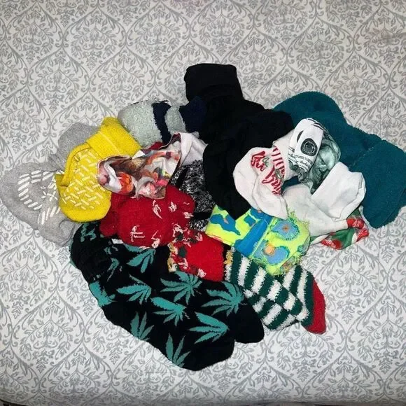 Random 2 pairs of socks! Pick one and I’ll send the other at random! Fun game