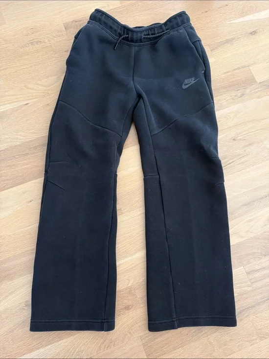 Nike Kids Black Slim Tech Fleece Sweatpants