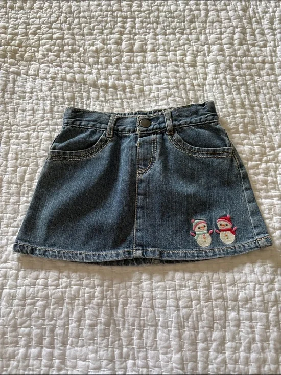 Gymboree Girls Dark Wash Denim Skirt with Snowman Embroidery EUC 2T