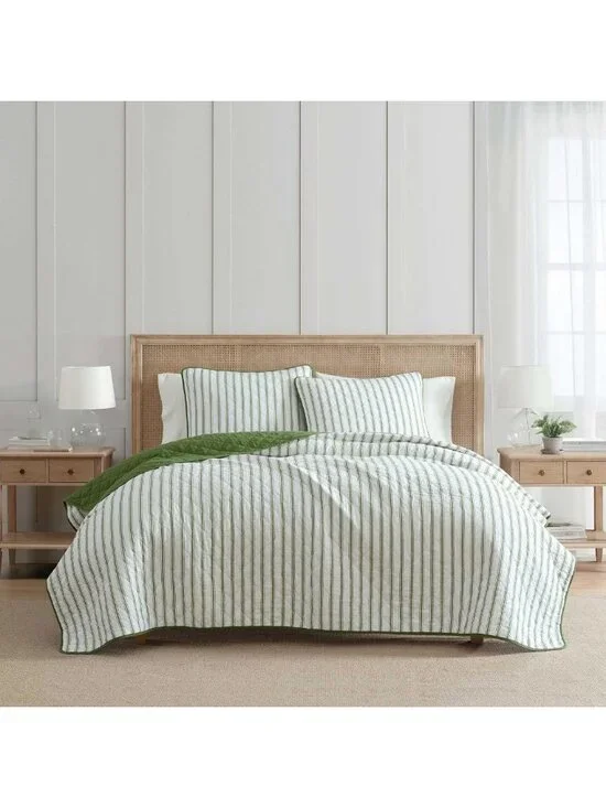 Lightweight King Quilt Set - 3-Piece Bedding Set for Cozy Home Decor