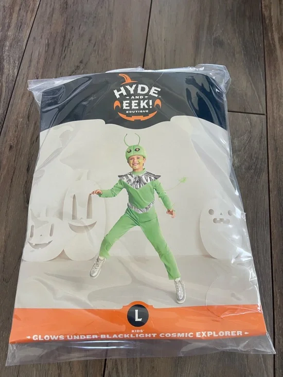 Glows under blacklight cosmic explorer boys Halloween costume size L (10-12) NEW
